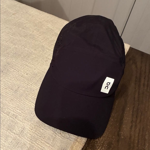 On nwot lightweight black Cap - Picture 1 of 5